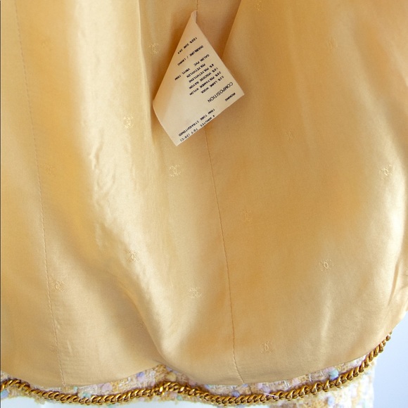 Iconic Chanel Vintage Spring 1994 Runway Yellow Tweed 94P Jacket - Picture 8 of 11